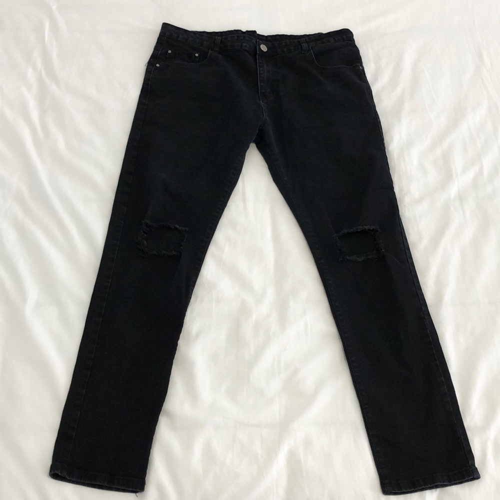 Black ripped Jeans!